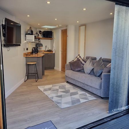 The Chill Apartment Shepton Mallet Exterior photo